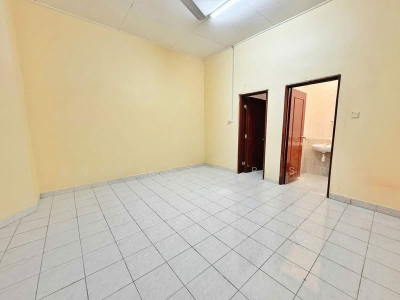 Rumah Berkembar untuk Dijual di Bandar Putra (Kulai) - Amir Faris Rusli - Interior - PropertyGuru.com.my