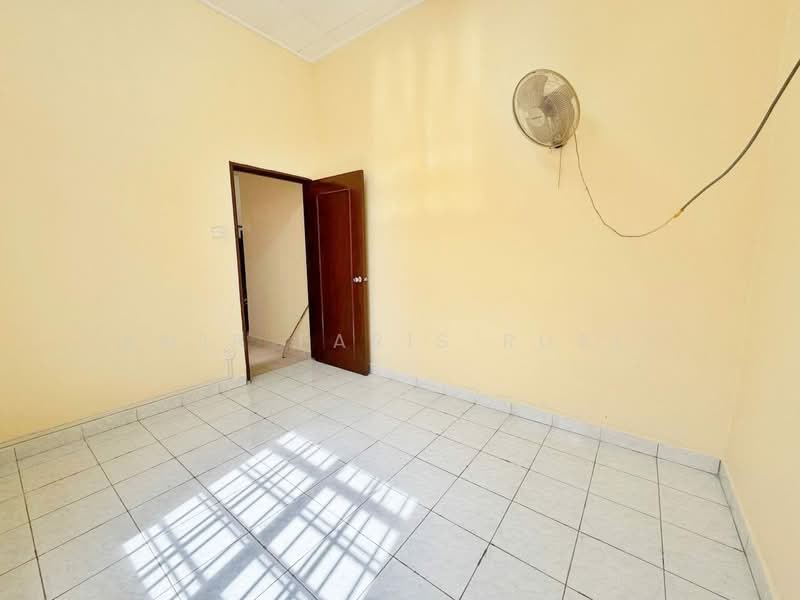 Rumah Berkembar untuk Dijual di Bandar Putra (Kulai) - Amir Faris Rusli - Interior - PropertyGuru.com.my