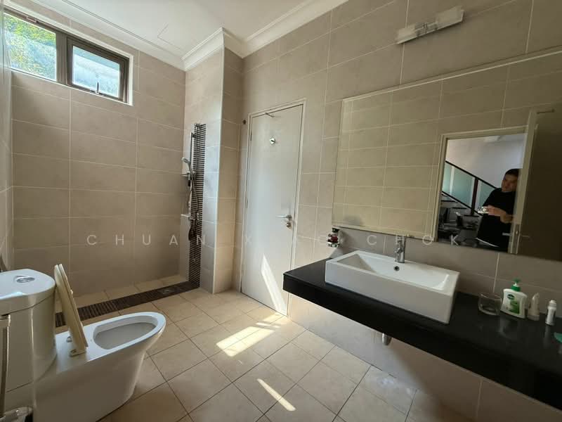 Bungalow for Sale in Bandar Kinrara (Selangor) - Chuan Xiao Chok - Bathroom - PropertyGuru.com.my