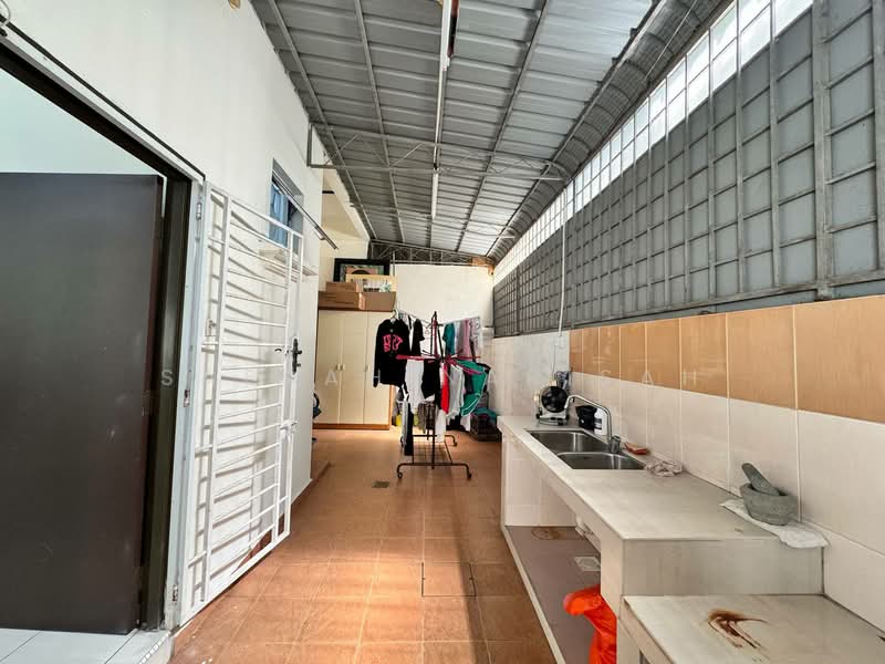 Semi-Detached House for Sale in Taman Seri Suria (Kluang) - Saedah Napisah - Interior - PropertyGuru.com.my