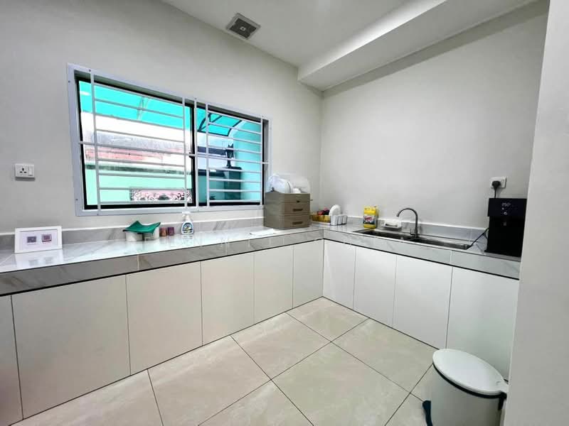 2-storey Terraced House for Sale in Taman Pelangi (Johor Bahru) - Fennie Chua - Kitchen - PropertyGuru.com.my
