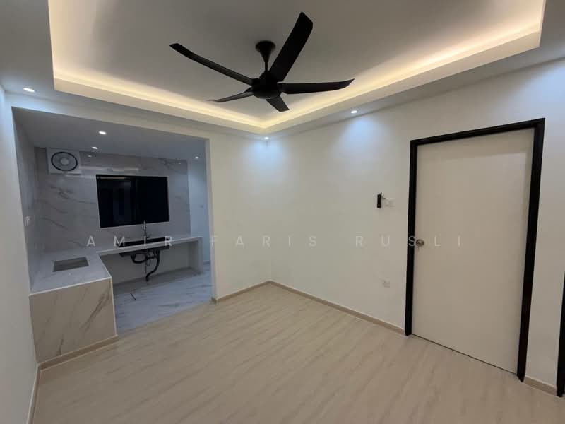 1-storey Terraced House for Sale in Taman Universiti (Skudai) - Amir Faris Rusli - Kitchen - PropertyGuru.com.my