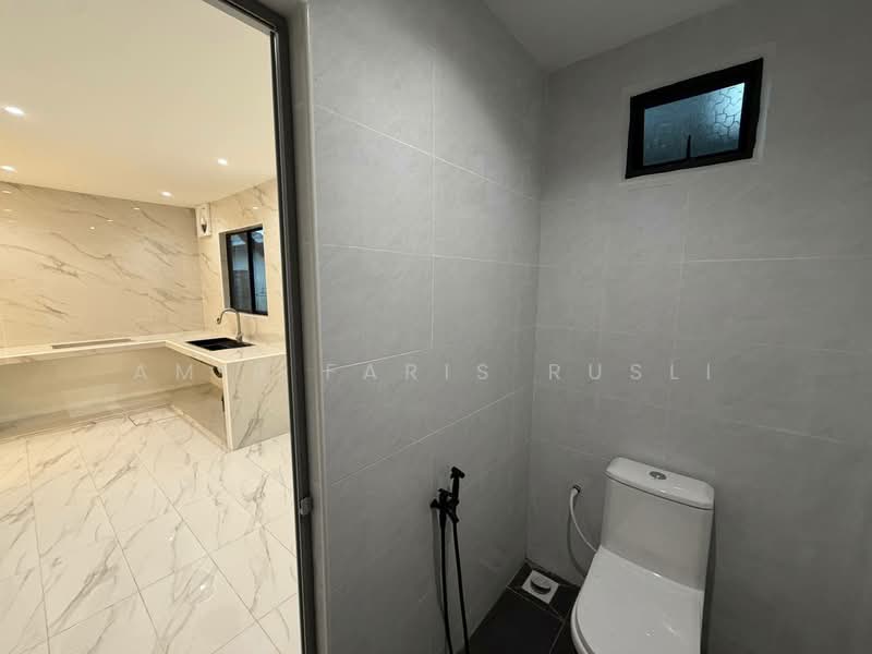 1-storey Terraced House for Sale in Taman Universiti (Skudai) - Amir Faris Rusli - Kitchen - PropertyGuru.com.my