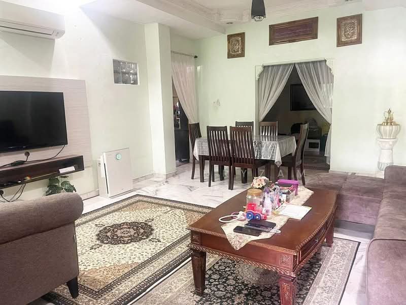 2-storey Terraced House for Sale in Bandar Tasik Puteri (Rawang) - Mohd Adryzam - Living Room - PropertyGuru.com.my