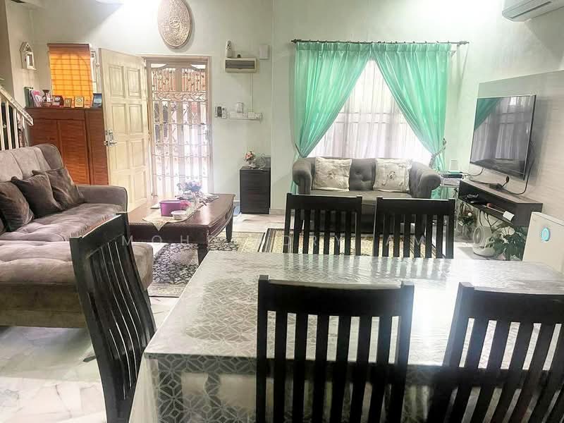 2-storey Terraced House for Sale in Bandar Tasik Puteri (Rawang) - Mohd Adryzam - Living Room - PropertyGuru.com.my