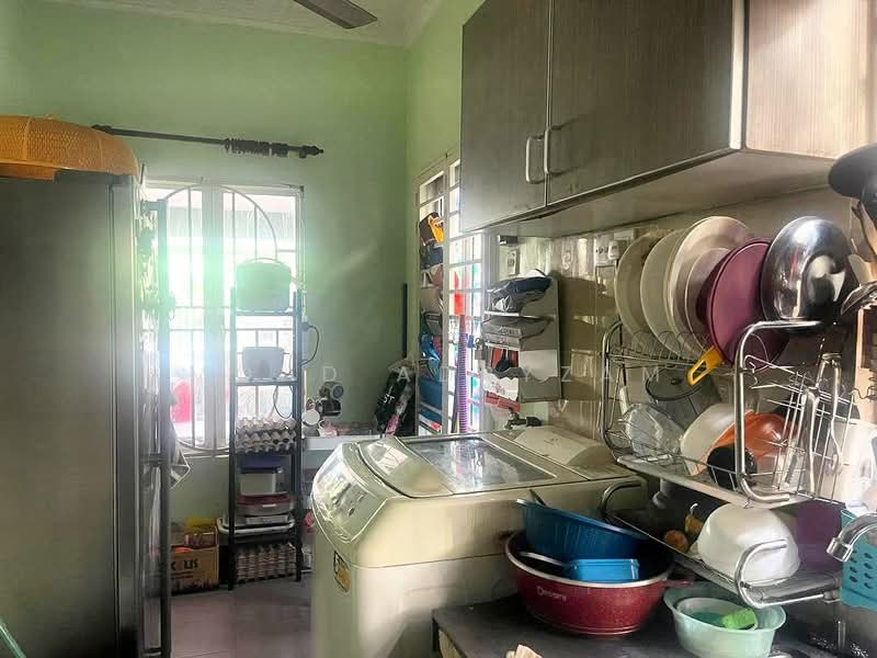 2-storey Terraced House for Sale in Bandar Tasik Puteri (Rawang) - Mohd Adryzam - Kitchen - PropertyGuru.com.my