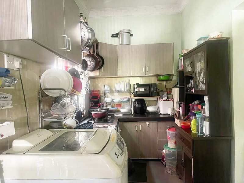 2-storey Terraced House for Sale in Bandar Tasik Puteri (Rawang) - Mohd Adryzam - Kitchen - PropertyGuru.com.my
