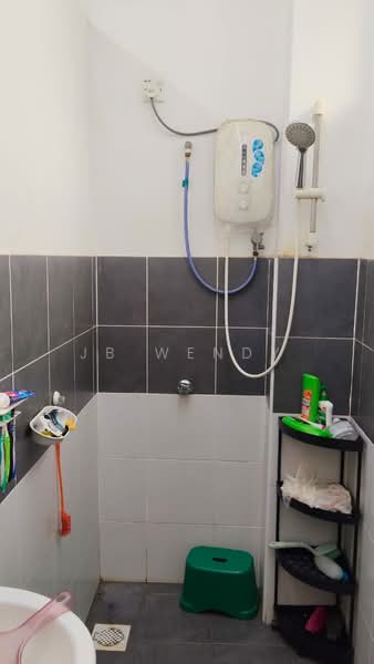 Rumah Teres 2 Tingkat untuk Dijual di Taman Kempas Indah (Tebrau) - JB Wendy - Bathroom - PropertyGuru.com.my