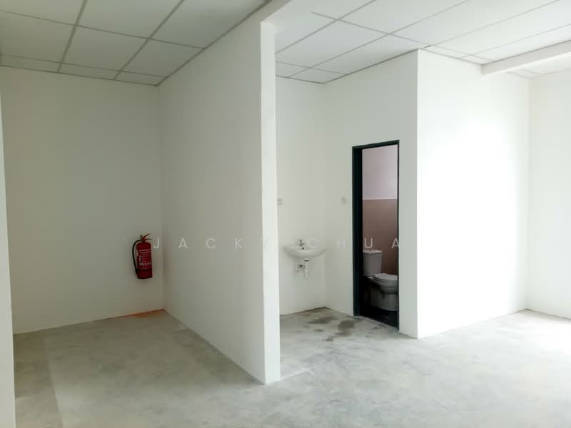 Shop / Office for Sale in Nusantara Prima (Gelang Patah) - Jacky Chua - Bathroom - PropertyGuru.com.my