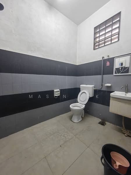 Rumah Teres 1 Tingkat untuk Disewa di Kulai (Johor) - Mason Mok - Bathroom - PropertyGuru.com.my