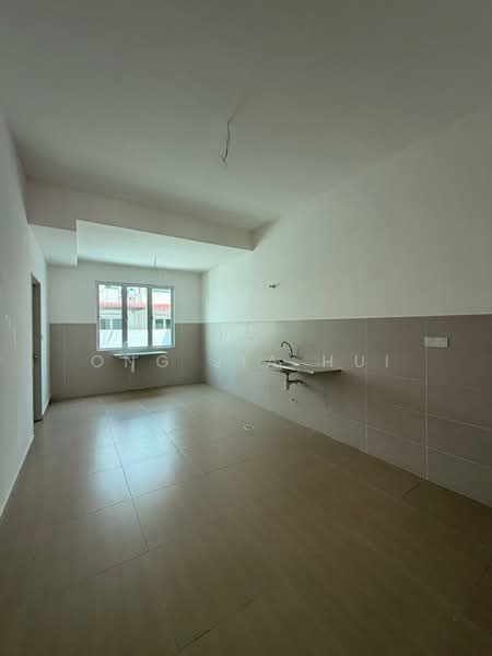 2-storey Terraced House for Sale in Bandar Sri Sendayan (Negeri Sembilan) - Ong Jia Hui - Kitchen - PropertyGuru.com.my