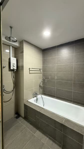 Kondominium untuk Disewa di Iskandar Residences - Werner Kee - Bathroom - PropertyGuru.com.my