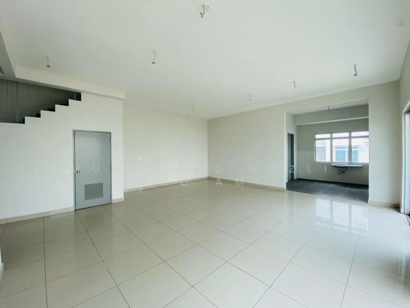 Rumah Teres 2 Tingkat untuk Dijual di Kota Kemuning (Shah Alam) - Muhammad Nazli Mohd Amin - Living Room - PropertyGuru.com.my