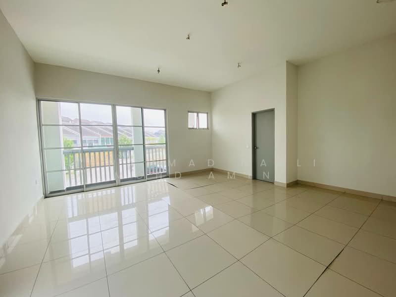 Rumah Teres 2 Tingkat untuk Dijual di Kota Kemuning (Shah Alam) - Muhammad Nazli Mohd Amin - Living Room - PropertyGuru.com.my