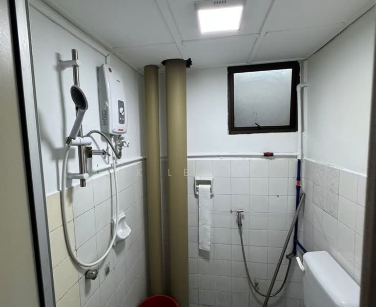 Pangsapuri untuk Disewa di Taman Jinjang Baru Kos Sederhana Apartment - JK Leong - Bathroom - PropertyGuru.com.my