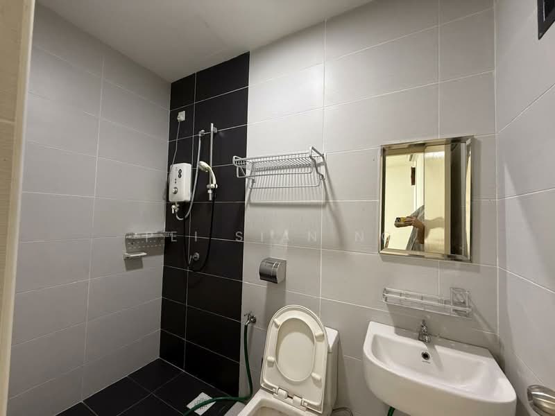 Apartment for Sale at Nusa Heights (Nusa Puncak) - PEI SIAN NG - Bathroom - PropertyGuru.com.my