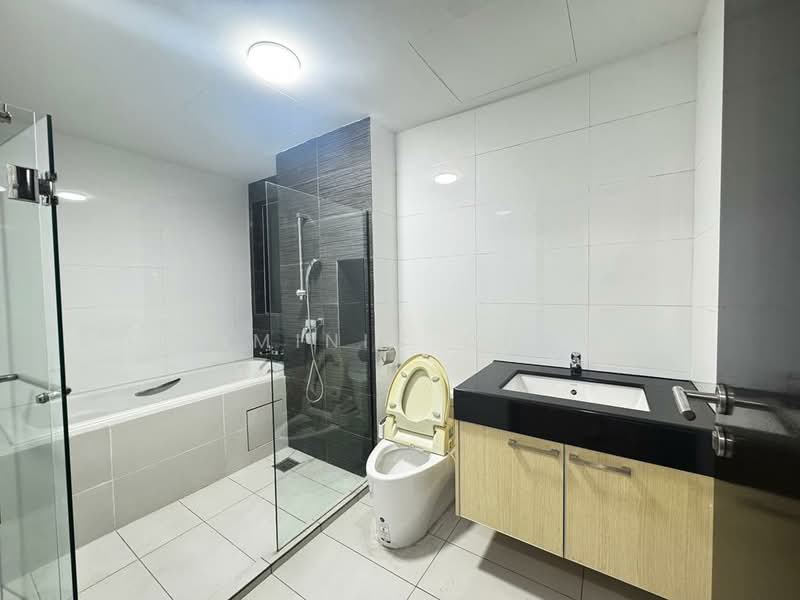 Apartment for Rent at Molek Pine 4 - Dominic Chow - Bathroom - PropertyGuru.com.my