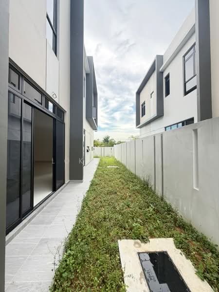 Rumah Berkembar untuk Disewa di Taman Sutera Utama (Skudai) - Lokin Yam - Exterior - PropertyGuru.com.my