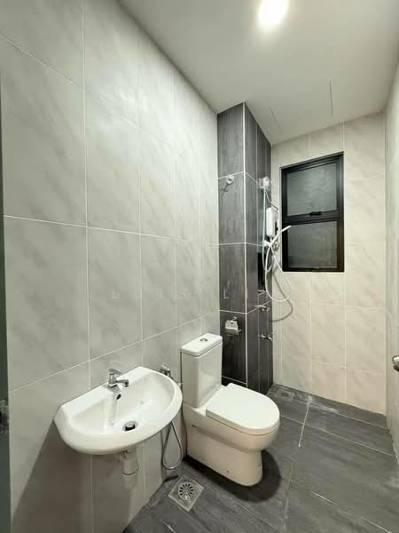 Rumah Teres 2 Tingkat untuk Disewa di Bandar Baru Permas Jaya (Permas Jaya) - Luis Lim - Bathroom - PropertyGuru.com.my