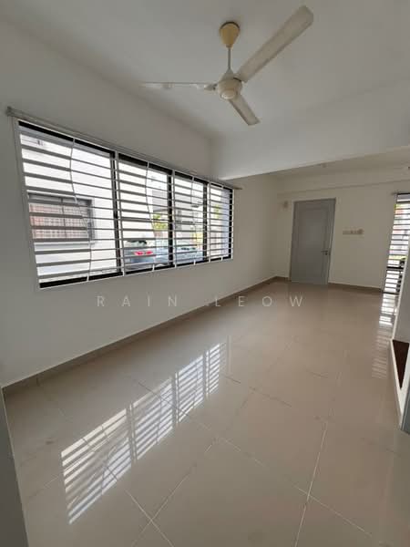 Rumah Teres 2 Tingkat untuk Disewa di Kajang (Selangor) - Rain Leow - Living Room - PropertyGuru.com.my