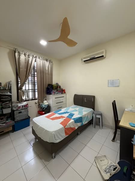 Rumah Teres 1 Tingkat untuk Dijual di Taman Seri Austin (Tebrau) - Victor Lim - Bedroom - PropertyGuru.com.my