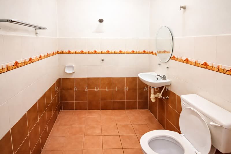 2-storey Terraced House for Sale in Bandar Mahkota Cheras (Cheras) - Nor Azdlin Adnan - Bathroom - PropertyGuru.com.my