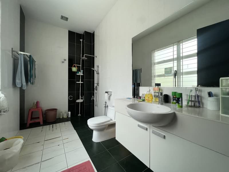 Bungalow for Sale in Bandar Mahkota Cheras (Cheras) - ChaoLim . - Bathroom - PropertyGuru.com.my
