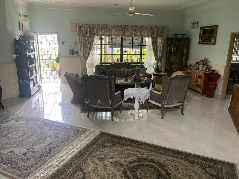 Rumah Teres 1 Tingkat untuk Dijual di Ampang (Selangor) - Cik Maya Abdul - Living Room - PropertyGuru.com.my