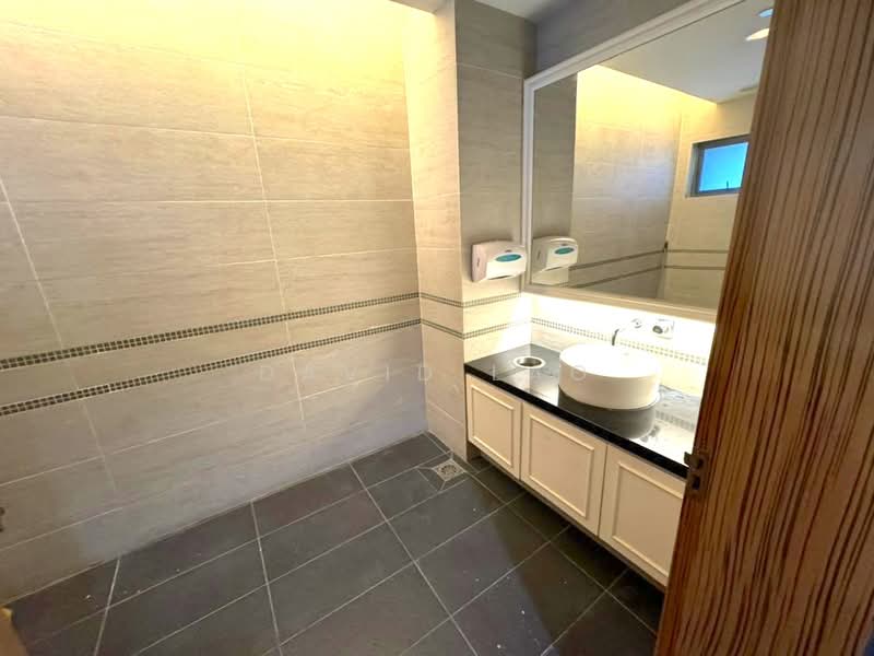 Office for Rent in Taman Wawasan (Puchong) - David Lao - Bathroom - PropertyGuru.com.my