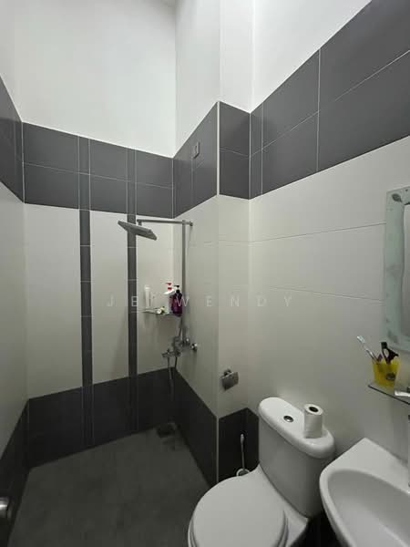 Cluster House for Sale in Taman Mount Austin (Tebrau) - JB Wendy - Bathroom - PropertyGuru.com.my