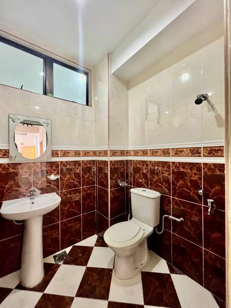 Semi-Detached House for Sale in Taman Molek (Johor Bahru) - Karl Lim - Bathroom - PropertyGuru.com.my