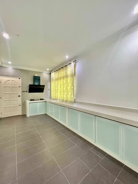 Semi-Detached House for Sale in Taman Molek (Johor Bahru) - Karl Lim - Kitchen - PropertyGuru.com.my