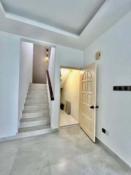 Semi-Detached House for Sale in Taman Molek (Johor Bahru) - Karl Lim - Entrance - PropertyGuru.com.my
