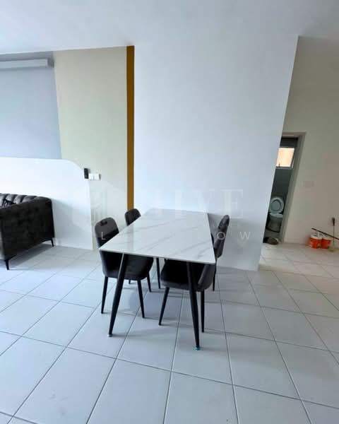 Kondominium untuk Disewa di Residensi Sateria - Alex Seow - Living Room - PropertyGuru.com.my