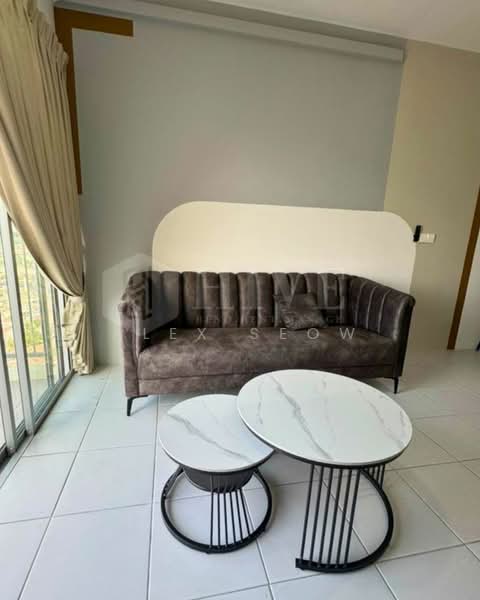 Kondominium untuk Disewa di Residensi Sateria - Alex Seow - Living Room - PropertyGuru.com.my