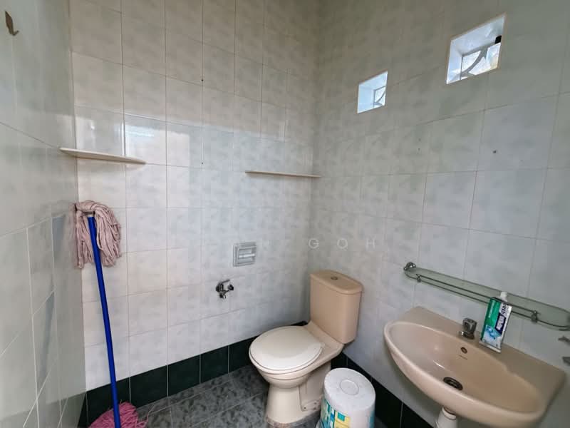 Rumah Teres 2 Tingkat untuk Dijual di Taman Desa Green (Jelutong) - Qyan Goh - Bathroom - PropertyGuru.com.my