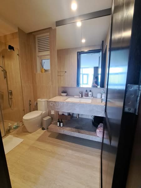 Servis Apartment untuk Dijual di Met 1 Residences - Fiona Lee - Bathroom - PropertyGuru.com.my