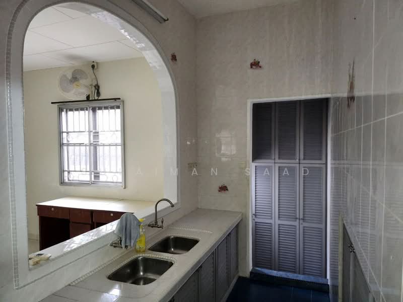 Bungalow for Sale in Taman Lake View (Taiping) - Sulaiman Saad - Kitchen - PropertyGuru.com.my