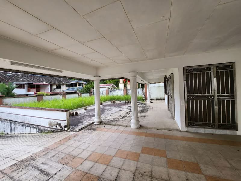 Bungalow for Sale in Taman Lake View (Taiping) - Sulaiman Saad - Exterior - PropertyGuru.com.my