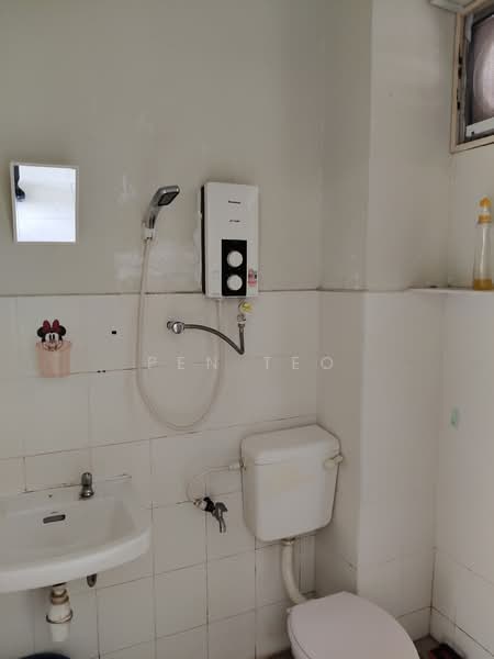 Apartment for Rent at Suria Vista Apartment - Pen Teo - Common Bathroom - PropertyGuru.com.my