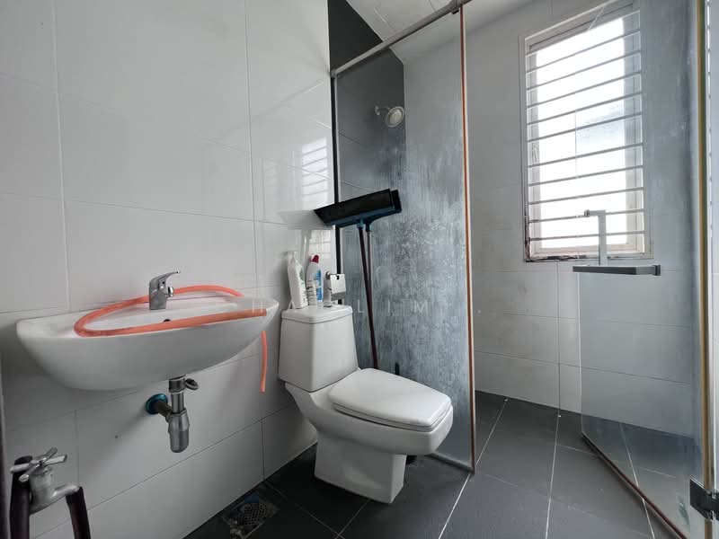 Bungalow for Sale in Bandar Mahkota Cheras (Cheras) - ChaoLim . - Bathroom - PropertyGuru.com.my