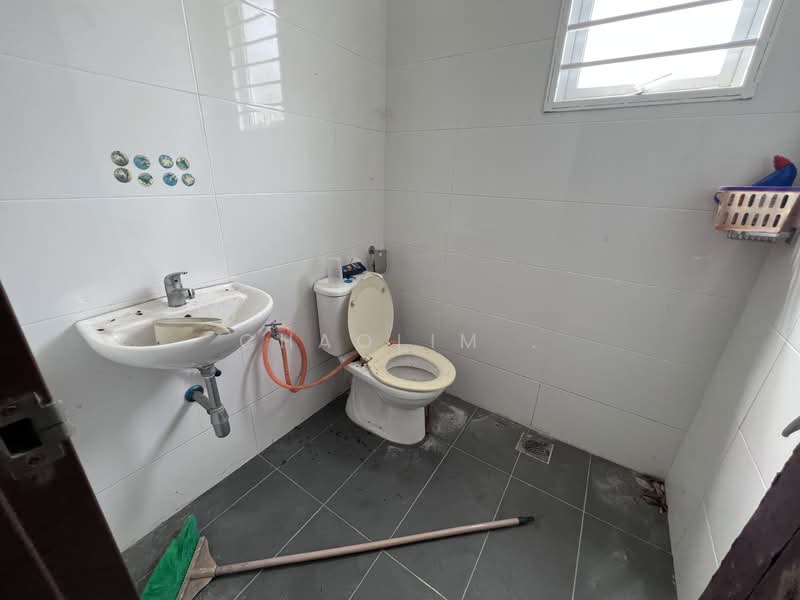 Bungalow for Sale in Bandar Mahkota Cheras (Cheras) - ChaoLim . - Bathroom - PropertyGuru.com.my