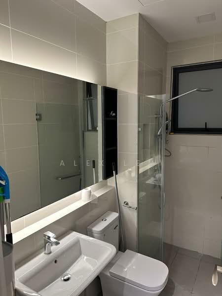 Kondominium untuk Dijual di Waltz Residences - Alex Lew - Bathroom - PropertyGuru.com.my