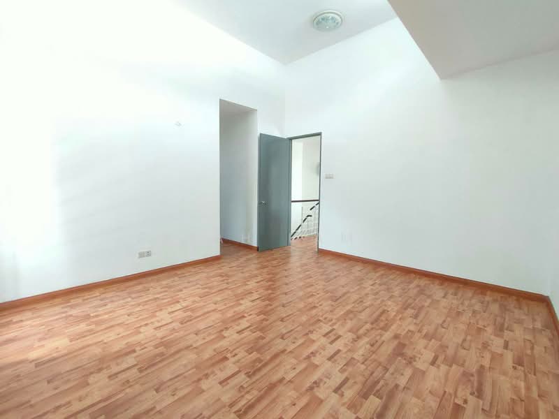 Rumah Teres 2 Tingkat untuk Dijual di Taman Sierra Ukay (Ulu Kelang) - Farah Kamal - Master Bedroom  - PropertyGuru.com.my