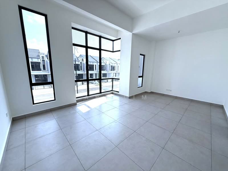 2-storey Terraced House for Sale in Setia Eco Cascadia (Tebrau) - Karl Lim - Living Room - PropertyGuru.com.my