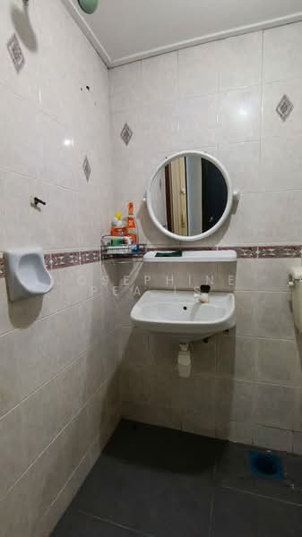 Pangsapuri untuk Dijual di Subang Perdana Goodyear Court 10 - Josephine Pea LS - Bathroom - PropertyGuru.com.my