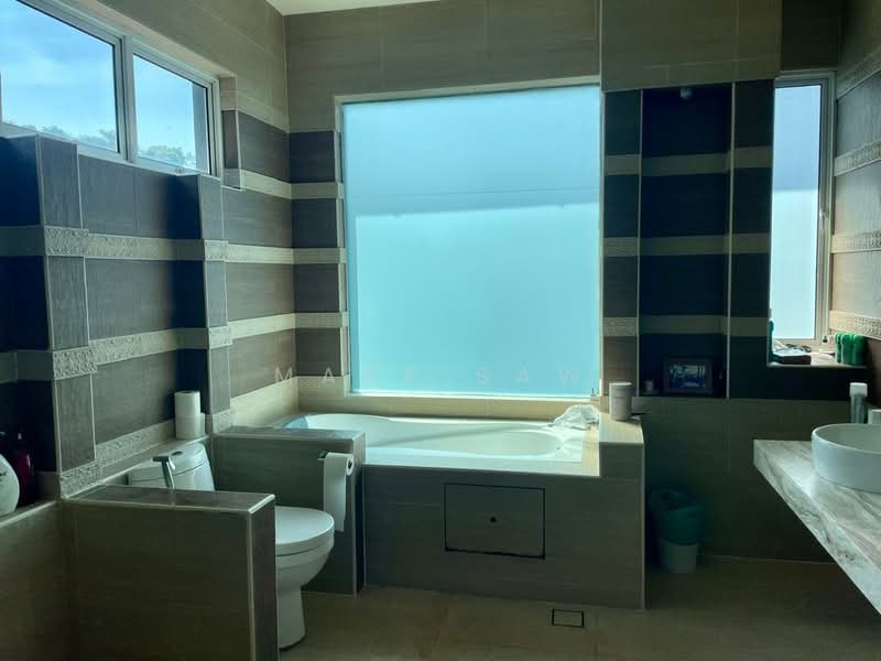 Bungalow for Sale in Batu Ferringhi (Penang) - Mark Saw - Bathroom - PropertyGuru.com.my