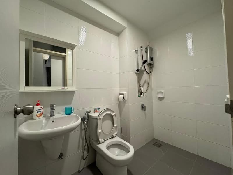 Rumah Teres untuk Dijual di Johor Bahru (Johor) - Lifen . - Bathroom - PropertyGuru.com.my