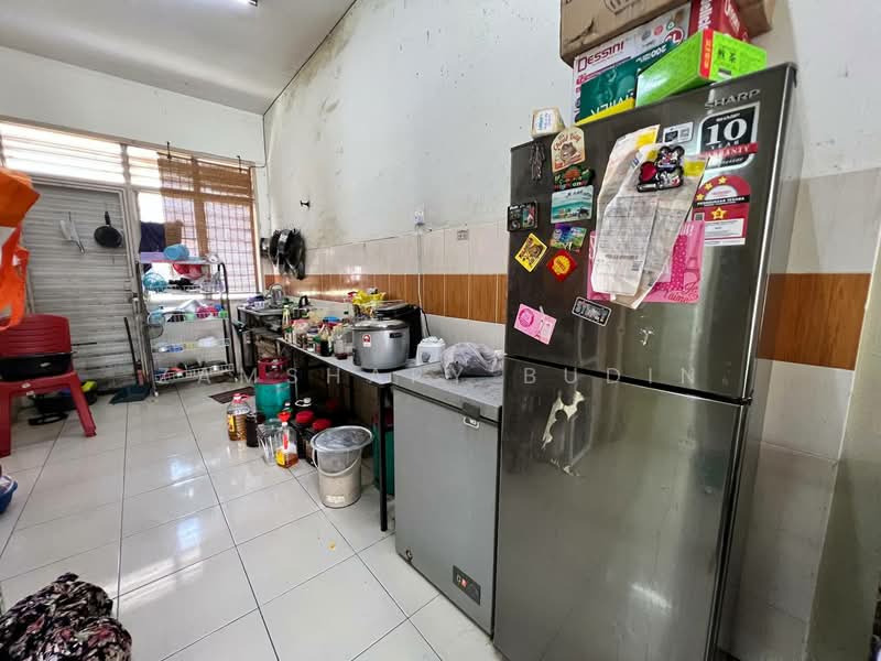 1-storey Terraced House for Sale in Bandar Saujana Putra (Tanjong Duabelas) - Zamshary Budin - Kitchen - PropertyGuru.com.my