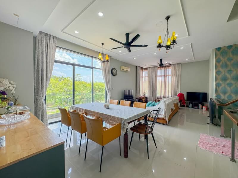 Semi-Detached House for Sale in Seri Kembangan (Selangor) - Iqbal Rafei - Living Room - PropertyGuru.com.my